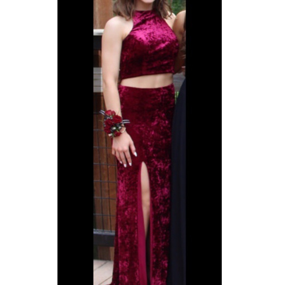 maroon 2 piece prom dress!
